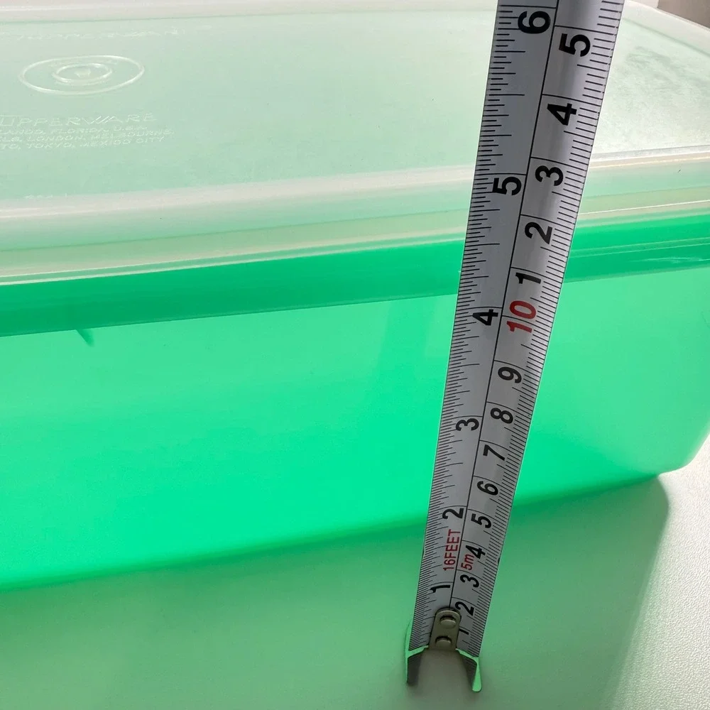 TUPPERWARE Vintage Jadeite Green Vegetable Crisper 784-1 Rectangular Lid Grid